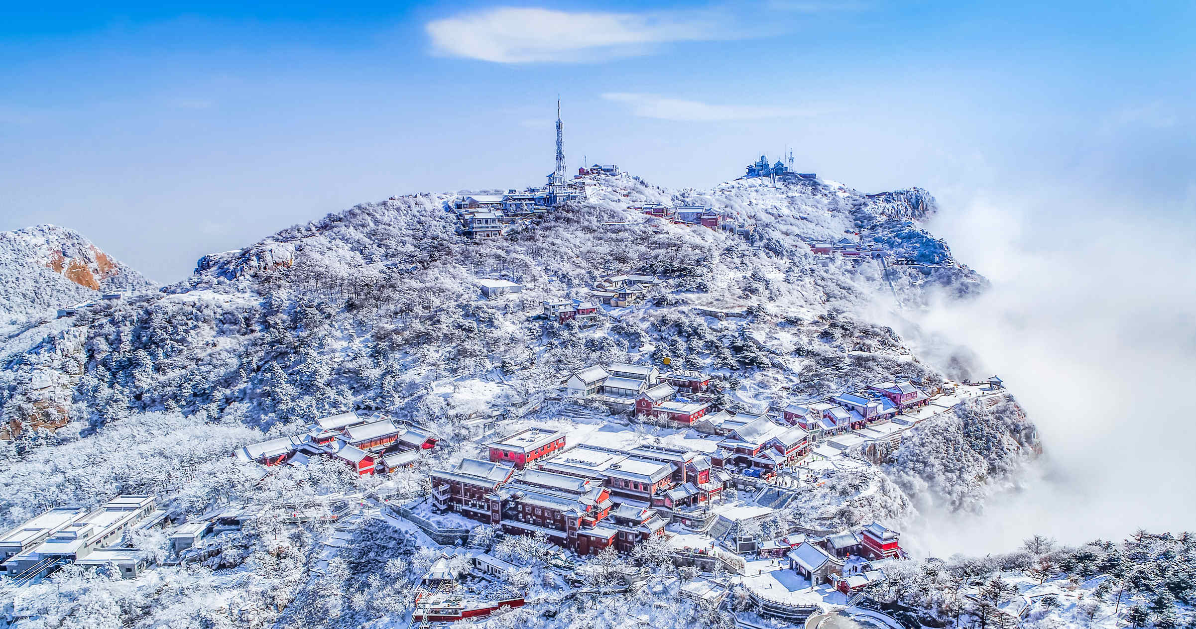 泰山-银装岱顶 摄影：王长民.jpg