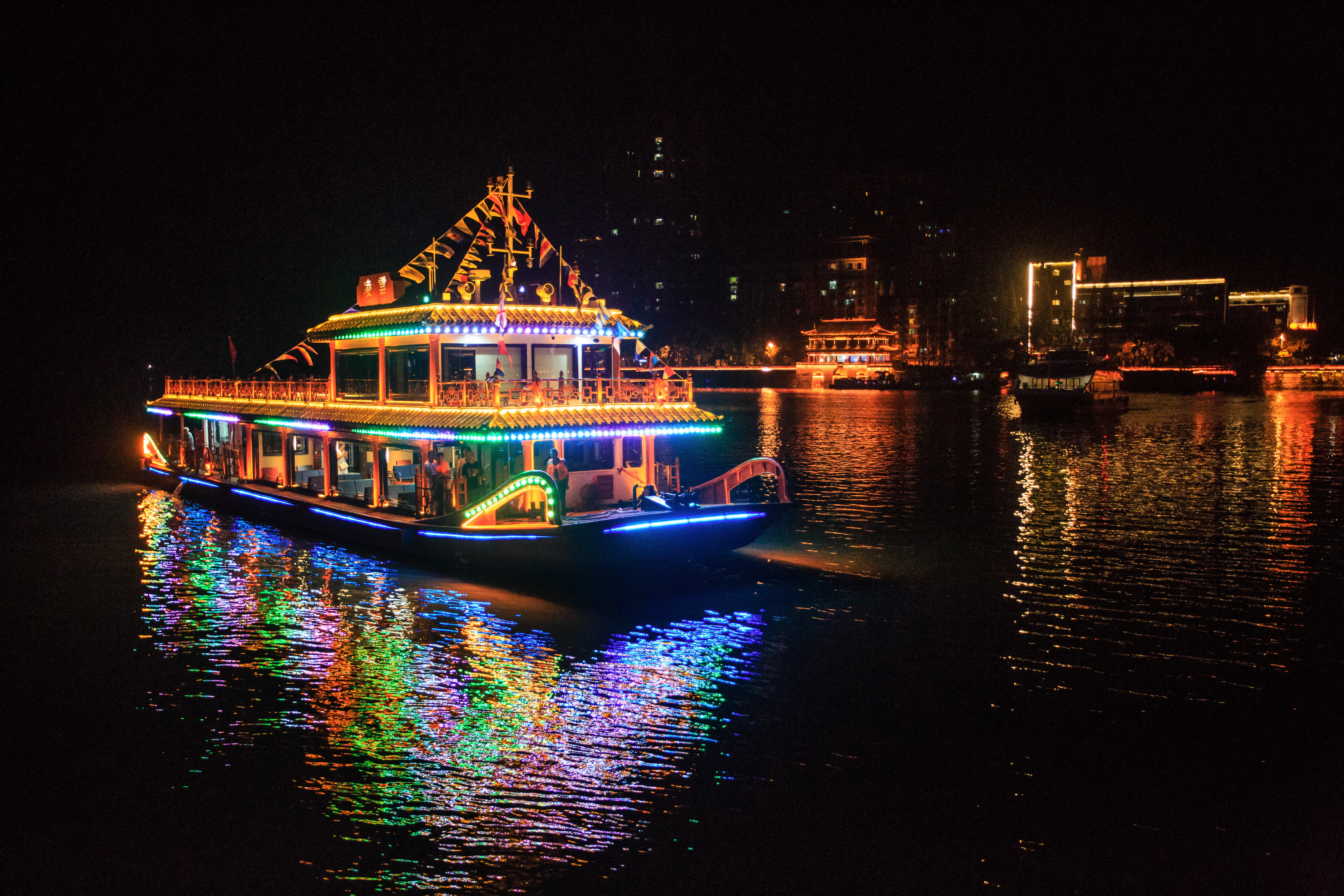 9 乐山大佛 夜游三江.jpg